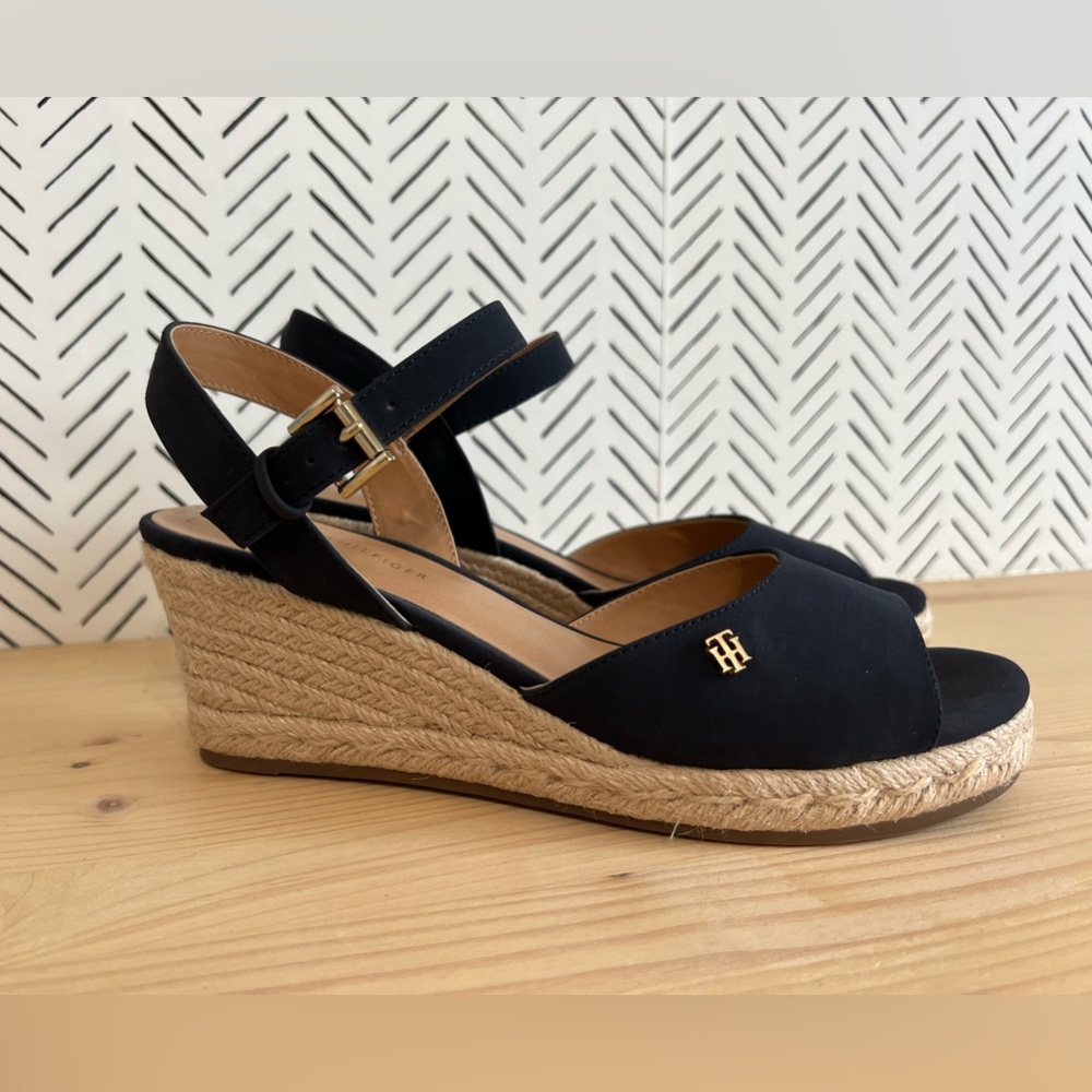 Tommy Hilfiger Wedges Size 9M NEW